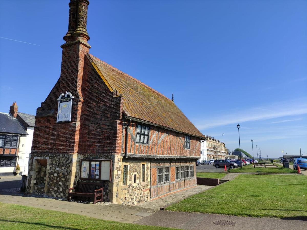 4 Market Cross House, Aldeburgh Bagian luar foto